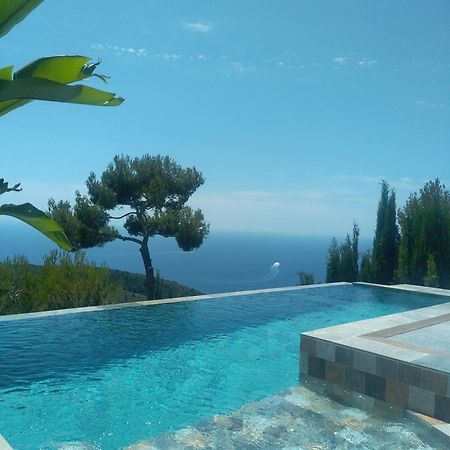 Eze - Appartement Dans Bas De Villa Avec Piscine Pres De Monaco 외부 사진