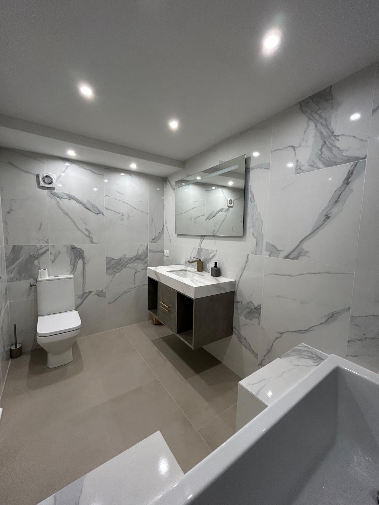 Eze - Appartement Dans Bas De Villa Avec Piscine Pres De Monaco 외부 사진